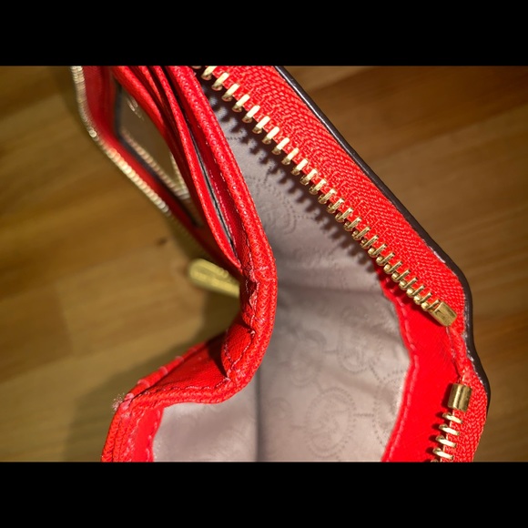 Michael cots red small wallet - pre-owned - Picture 4 of 5